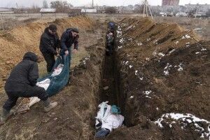 Із березня у Маріуполі виявили понад 10 тисяч нових могил