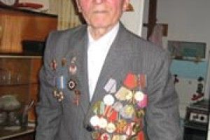 ДОЛЯ ДАРУВАЛА ВИЗВОЛИТЕЛЮ ДОВГІ ЛІТА