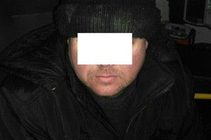 Луцькі патрульні не дали замерзнути на нічній вулиці добряче «вгашеному» чолов’язі (фото)