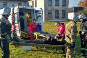 В Ратнівській школі тренувались ліквідовувати аварію (фото)