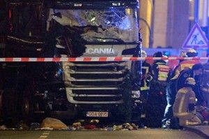 Вантажівка на ярмарку в Берліні вбила 12 людей