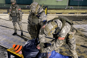 Замість феєрверків українець влаштував стрілянину з автомата й натворив шкоди