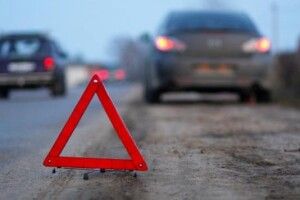 На трасі Львів-Луцьк водій Tesla зніс стовп з камерою фіксації швидкості  (Фото)