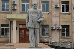 На Херсонщині  окупанти встановили пам'ятник Леніну 