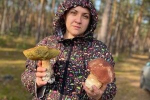 Волинянка виклала фото грибів, якими можна відбитися від банди розбійників