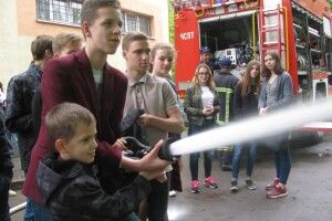 У Луцьку школярів агітували ставати рятувальниками (фото)