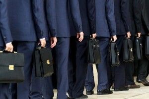 Уряд задумав зменшити армію чиновників на 100000