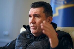 Просили лише боєприпаси: стало відомо, як відбувалась доставка необхідного у Маріуполь