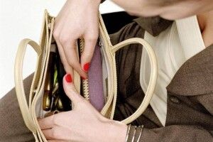 У волинянки в магазині вкрали із сумки 2000 гривень