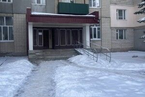 9-й поверх без ліфта та душ у підвалі: як живуть переселенці у гуртожитку луцького училища