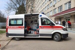 Один з найкращих, на яких доводилося працювати: на Волині випробували новий реанімобіль (Фото)