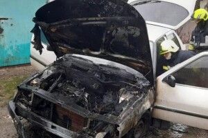 На Рівненщині під час руху загорівся автомобіль
