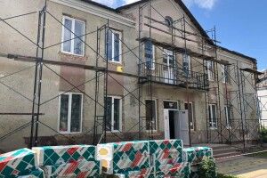 Нарешті у Луцьку взялись за ремонт приміщення вечірньої школи
