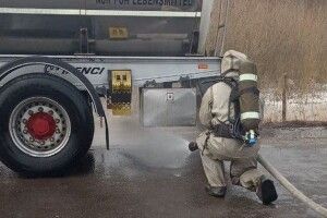 На Волині стався витік азотної кислоти з автоцистерни (Фото)