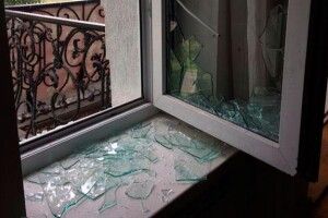 Волинянка звернулася у поліцію, бо хтось пошкодив її будинок