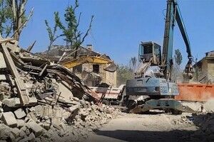 Тіла загиблих маріупольців окупанти «поховають» разом з будівельним сміттям – Андрющенко