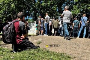 Як колись за ковбасою: у Києві біля ТЦК утворилися великі черги