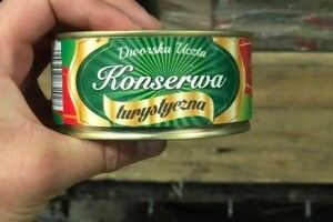 9800 банок контрабандної консерви виявили волинські митники 