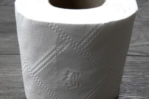 Озброєні грабіжники вкрали... близько 600 рулонів туалетного паперу через дефіцит, викликаний коронавірусом