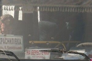 Майже 13 годин у заручниках у луцькому автобусі: частина людей досі боїться сідати у громадський транспорт