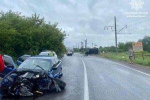 Машину зім’яло, як бляшанку: на Волині сталася аварія (Фото)