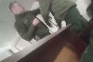 «В штаб ***уй»: у мережі спливло відео побиття строковика з Івано-Франківська командиром