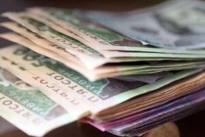 326 доларів – така середня зарплата на Волині