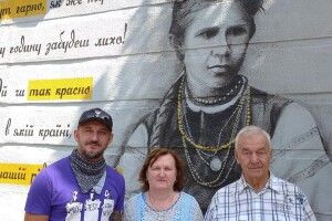 У центрі Луцька завершили мурал із портретом Лесі Українки (Фото)