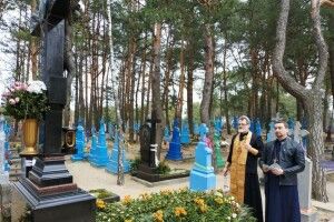 На Волині молилися на могилі відомого владики
