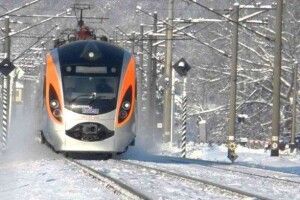 П'яний чоловік «замінував» під Києвом потяг