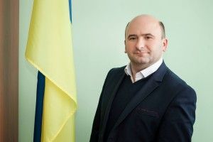 У Маневицькій гімназії замінили старі вікна на енергоощадні