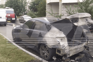 У росії заявили, що авто військового чиновника підпалила пенсіонерка, яку «загіпнотизували українці»