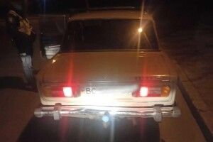 П’яний водій замість документів пропонував патрульним ковбасу 