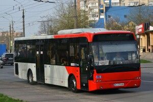 На маршруті №28 у Луцьку з'явилися нові автобуси в унікальному фарбуванні