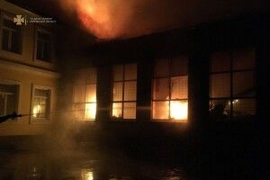 Пожежа в школі на Харківщині: вогонь гасили цілу ніч