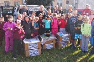 Патрульні з благодійниками організували свято для вихованців інтернату