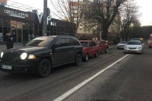 У Рівному чотири автомобілі потрапили у ДТП