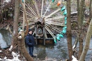 Житель Вінниці збудував власну міні-ГЕС на випадок блекауту (фото)