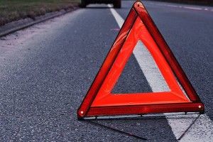 Поліція встановлює особу чоловіка, який загинув під колесами авто у селі біля Луцька 