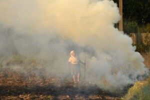 У громаді на Волині сплачуватимуть великі штрафи за спалювання картоплиння