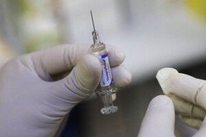 Скільки людей мають бути вакциновані для зупинення COVID-19