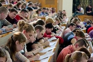 У Польщі працює 2 млн і вчиться 40 тисяч українців