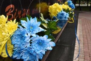 Луцькі чиновники запевняють, що купують квіти за середньоринковими цінами