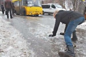 У Луцьку через слизькі вулиці у вихідні травмувалися 60 людей
