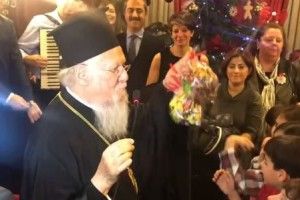 Вселенський патріарх Варфоломій: «Порошенко дав мені хабаря цукерками»