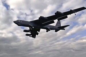 Бомбардувальник США пролетів за 200 км від Санкт-Петербурга