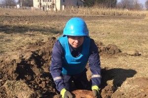 Мешканець села Уляники Рожищенського району викопав протитанкові міни (Фото)