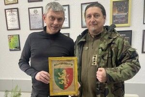 На Волині лідер громади отримав подарунок з фронту