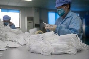 В Україні ажіотажний попит на медичні маски