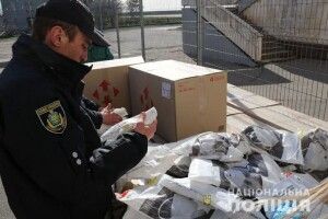 З України намагалися вивезти 21 тисячу респіраторних масок